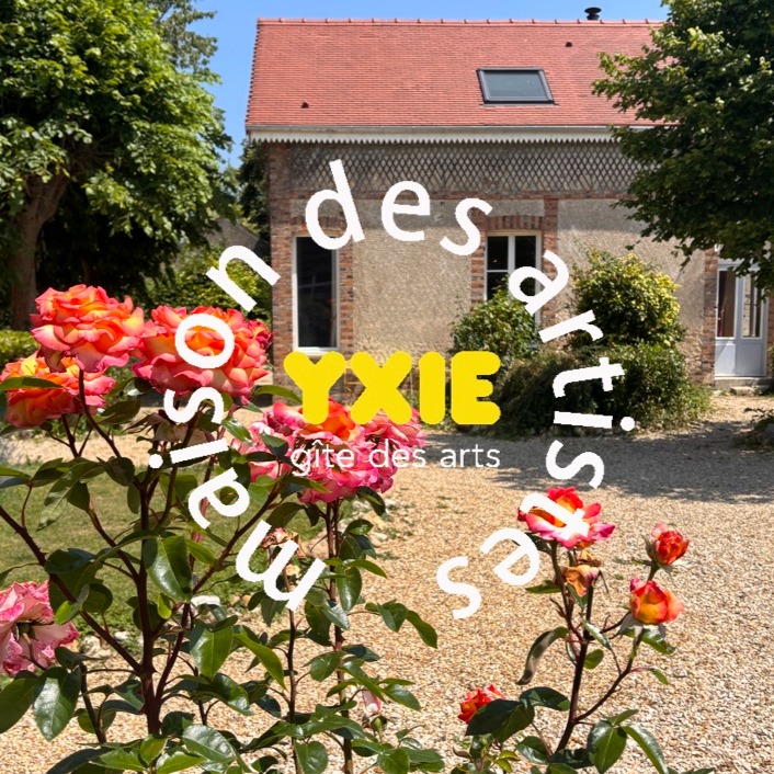 Welcome to Maison des Artistes—your inspiring 80 square meter retreat on the beautiful grounds of Manoir des Arts in Villeblevin.

Just one hour from Paris, perfectly situated between Fontainebleau and Sens, this is where peace meets productivity.

Your Space to Create:

A spacious 80 m² gîte.

Features a piano and a dedicated living room/studio for your work.

Includes a fully equipped kitchen, bathroom with a tub, and access to an immense centuries-old park garden.

This is a true haven for artists, writers, and musicians—a space to focus, discover, and compose. Many acclaimed creators have worked here before you.

Our rental is very reasonably priced, with bookings available from a minimum of 3 days.

Ready to find your inspiration? Contact us today to check availability!

#MaisonDesArtistes #ArtistRetreat #Villeblevin #OneHourFromParis #GiteWithPiano #WritersRetreat #MusicStudio #FindYourInspiration #Gite80sqm #CreativeWorkspace #BourgogneFrancheComté #FocusSpace #CreativeFreedom #BookNow #ManoirDesArts #France #PianoRoom #ShortBreak #ArtistsHaven #ruralretreat